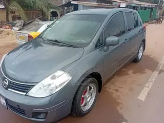 Nissan Versa 2007 Gray