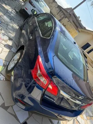 Nissan Sentra SV 2018 Blue