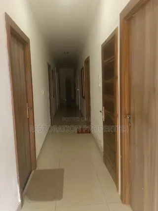 Mini Flat in Adenta, Commandos for rent