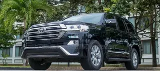 Land Cruiser Pick Up for Rent