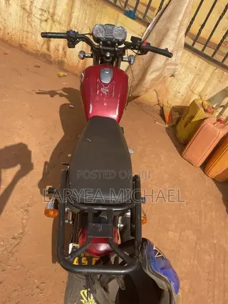 New Royal RY125 2025 Red