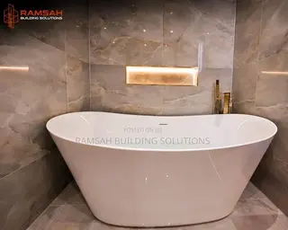 Luxury Freestanding Bathtub With Gold Mixer