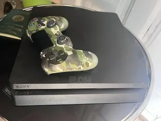 Playstation 4 With 1 Pad and Games
