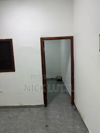 1bdrm Room & Parlour in Osu Ako-Adjei for rent