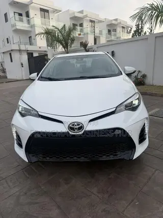 Toyota Corolla SE Special Edition 4dr Sedan (1.8L 4cyl CVT) 2017 White