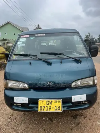 Hyundai H-100 2000 Blue