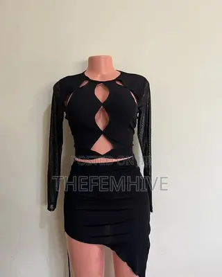 Black Pretty Little Thing Long Sleeve Crop Top Thrift