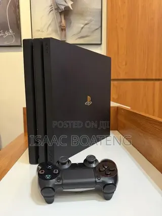 PS4 Pro 1TB 1 Controller With 20 Games Installed