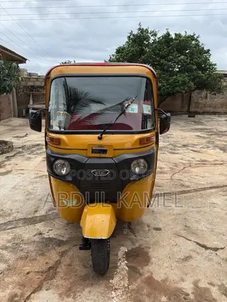 Bajaj RE 2025 Yellow
