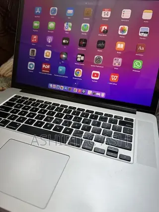 Laptop Apple MacBook Pro 2015 16GB Intel Core i7 SSD 256GB