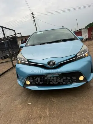 Toyota Vitz 1.3 FWD 5dr 2015 Blue