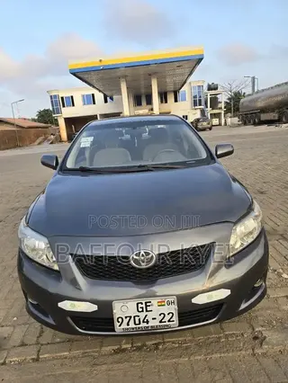 Toyota Corolla LE 4dr Sedan (1.8L 4cyl 4A) 2010 Gray