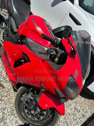 Kawasaki Ninja ZX-14R 2010 Red
