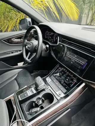 Audi Q8 2021 Silver