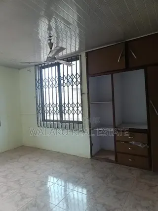 3bdrm House in Awoshie for rent