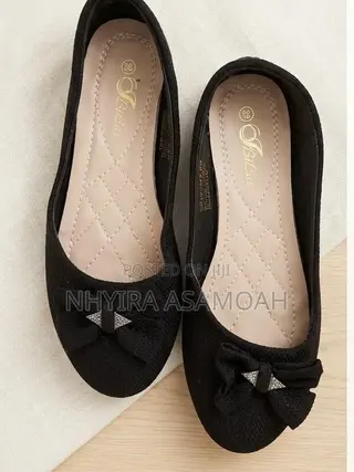 Black Textured Bow Flats (Size 39 Wide) - Almost New