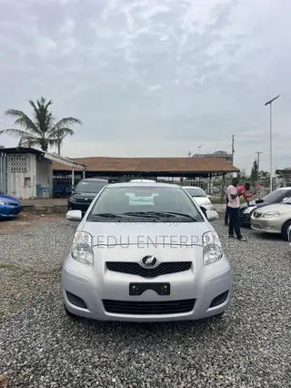 Toyota Vitz 1.3 AWD 3dr 2010 Silver