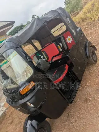 Bajaj RE 2025 Black