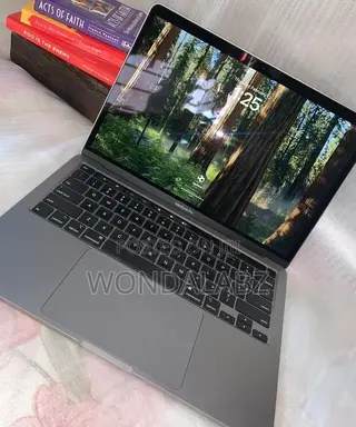 Laptop Apple MacBook Pro 2020 32GB Intel Core i7 SSD 1T