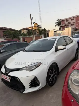 Toyota Corolla SE Special Edition 4dr Sedan (1.8L 4cyl CVT) 2017 White