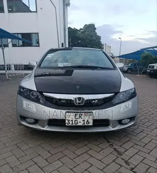 Honda Civic 1.8 5 Door 2011 Silver