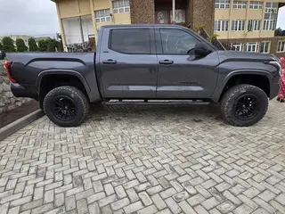 Toyota Tundra SR5 2022 Gray