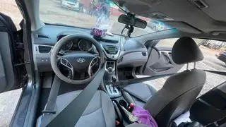 Hyundai Elantra 2012