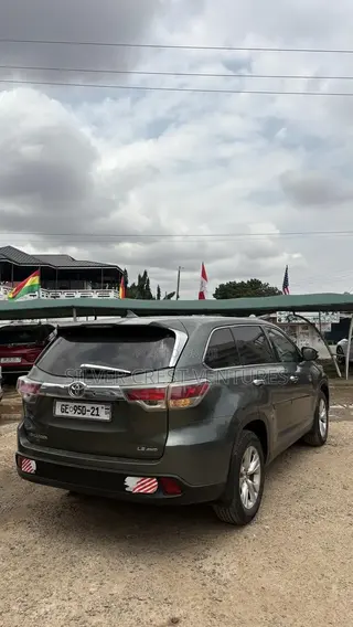 Toyota Highlander LE 4dr SUV AWD (3.5L 6cyl 6A) 2015 Green