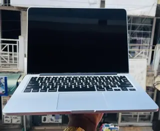 Laptop Apple MacBook Pro 2015 8GB Intel Core i5 SSD 128GB