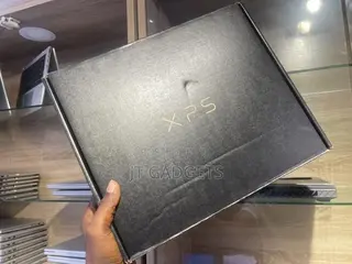 New Laptop Dell XPS 13 8GB Intel Core 5 SSD 512GB