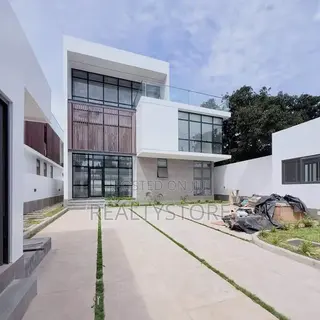 4bdrm House in Cantoment, Accra Metropolitan for rent