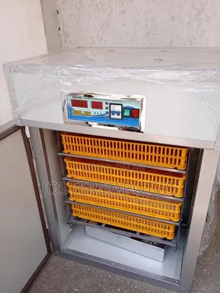 Incubator in Various Capacity Ranging 64,128,528 and 1056.