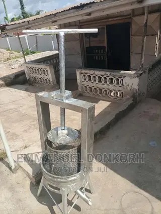 Squeezing Machine