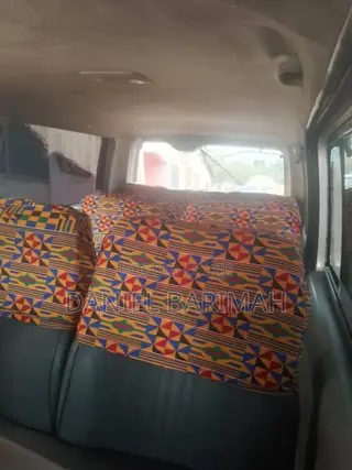 Toyota HiAce 2005 White
