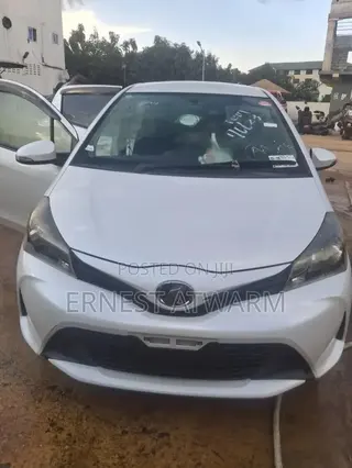 Toyota Vitz 2015 White