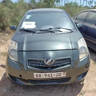 Toyota Vitz 1.0 FWD 3dr 2010 Green