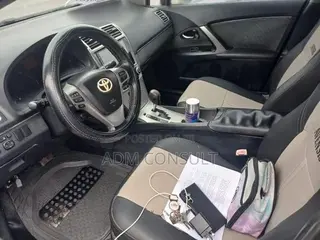 Toyota Avensis 2015 Silver