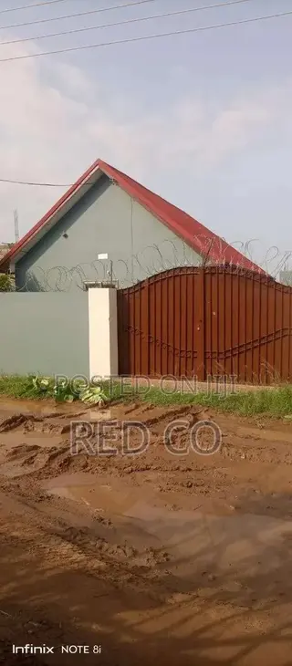 3bdrm House in School Junction for rent