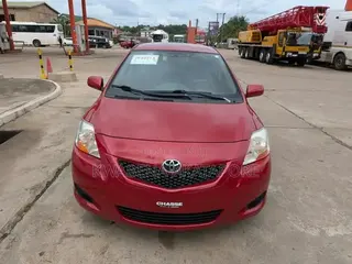 Toyota Yaris SE Hatchback 5dr 2012 Red