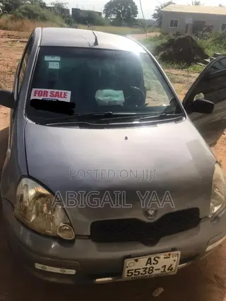 Toyota Vitz 2005 Gray