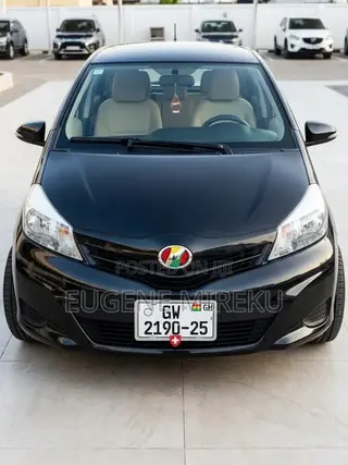 Toyota Vitz 2012 Black