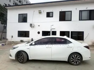 Toyota Corolla LE 2023 White
