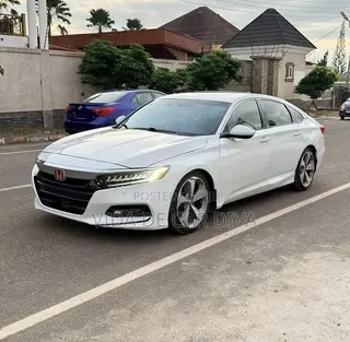 Honda Accord Touring 2.0T 2018 White