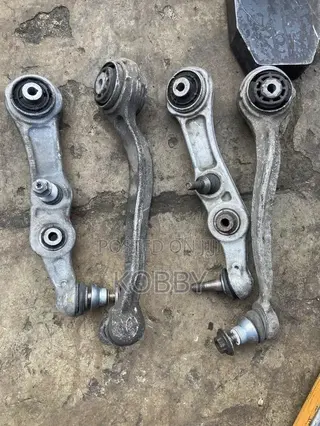 Benz C300/205 2012,2013,2015,2016,2017,2018,2019,2020 Lower Arm Used