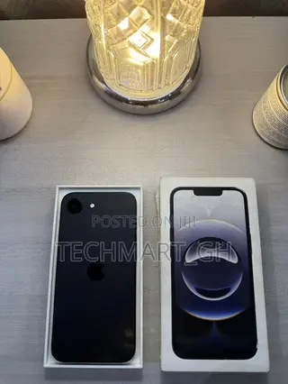 Apple iPhone 16e 128 GB Black