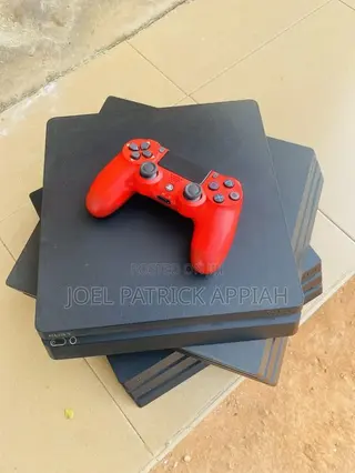 PS4 Pro and Slim