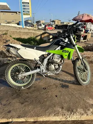 Kawasaki KLX 250 2018 White