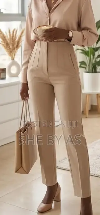 Zara Pants | High-Waist Pleated Trousers | Corporate Women's Outfit |