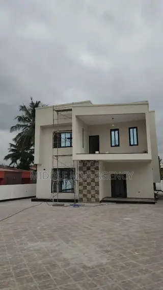 Furnished 5bdrm House in Middle Man Agency, Kumasi Metropolitan