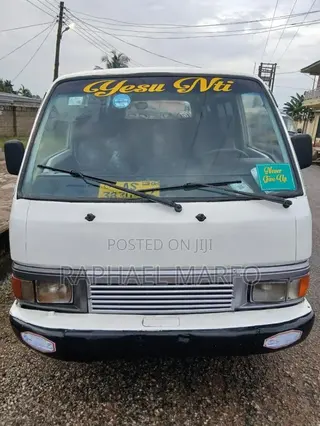 Nissan Caravan (Urvan) 2003 White